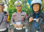 Satlantas Polres Magetan Beri Hadiah Bagi Pengendara Tertib Lantas