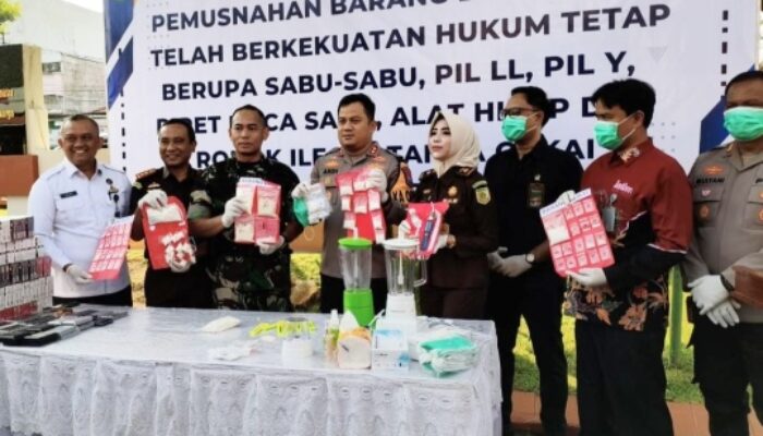 Kejari Jombang Musnahkan Barang Bukti Narkoba hingga Ribuan Slop Rokok Ilegal