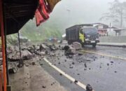 Awas di Jalur Piket Nol, Lumajang–Malang Berkabut dan Rawan Longsor