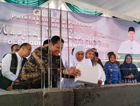 Gubernur Khofifah