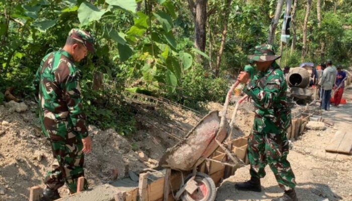 Asa Enggan Terbenam, Melihat Jejak TNI Menyulut Harapan di Kampung Pelosok Jombang