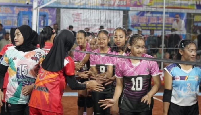 Kemeriahan Turnamen Voli Putri Gambiran Cup Jombang, Puluhan Tim Adu Gengsi Gapai Kemenangan
