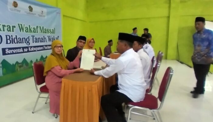Perkuat Legalitas, Pacitan Gelar Ikrar Wakaf Massal