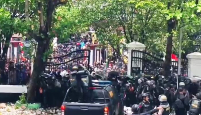 Sudewo Menolak Mundur, Ratusan Ribu Massa Semakin Marah