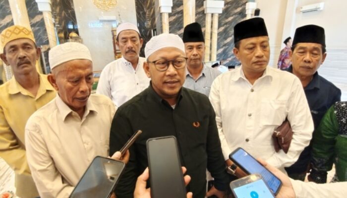 Owner PT MNJ Terima Ikrar Wakaf Masjid Baiturrohim Asemrowo, Ini Pesannya