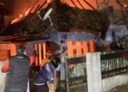 Kebakaran Hanguskan Rumah dan Toko Pakan di Jombang, 2 Orang Pingsan