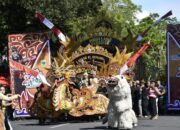 Lepas Pawai Budaya Harjabo, Wabup Sebut Pentingnya Teguhkan Kebersamaan dan Cinta Daerah