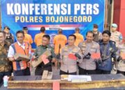 3 Terduga Pencuri dan 1 Penadah Rel Bekas KAI di Bojonegoro Tertangkap