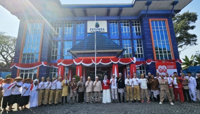 Peringati HUT ke-80 Kemerdekaan, Perumda Tirta Kanjuruhan Gelar Upacara Penuh Khidmat dan Lomba Rakyat