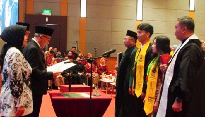 Unusa Kukuhkan 136 Peserta PPG, Rektor Soroti Peran Guru di Era AI