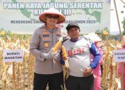 Kapolres Magetan dan Petani Lembeyan Panen Raya Jagung Kuartal III