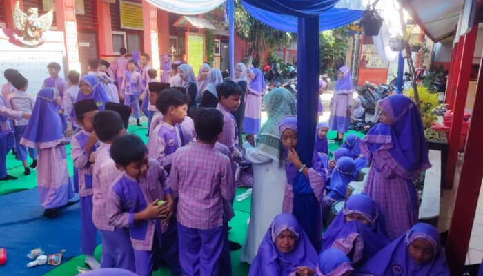 Air Mata Haru Warnai Peringatan Maulid Nabi di SDN Citrodiwangsan 02 Lumajang
