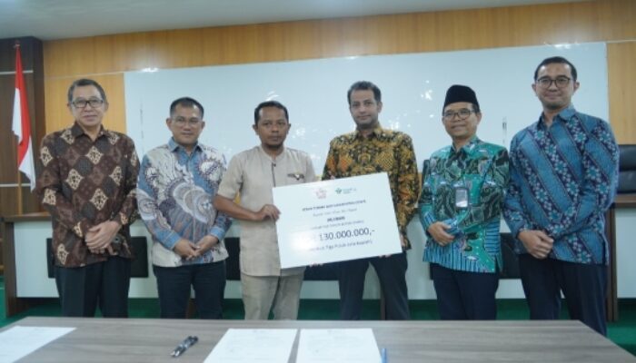 6 Ahli Waris Jemaah Haji Embarkasi Surabaya Terima Santunan Rp130 Juta