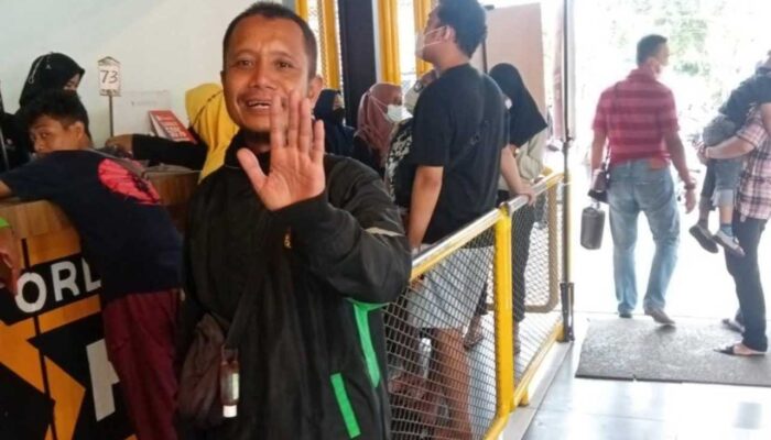 Duka Driver Ojol, Terasa Bak Kiamat Saat Sepi Order