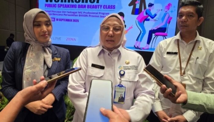 BKKBN Jatim Gelar Workshop Public Speaking dan Beauty Class Bagi ASN