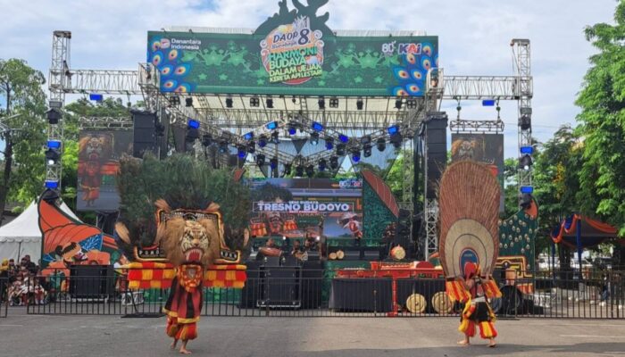 Parade Budaya Meriahkan HUT ke-80 KAI di Surabaya