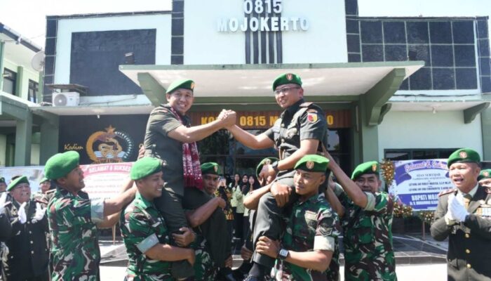 Pedang Pora Antar Letkol Rully Noriza Jabat Waaster Kodam Jaya