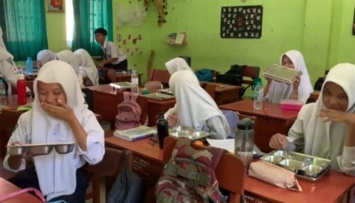 Siswa SMP di Jombang Keluhkan Menu Makanan Bergizi Gratis Basi