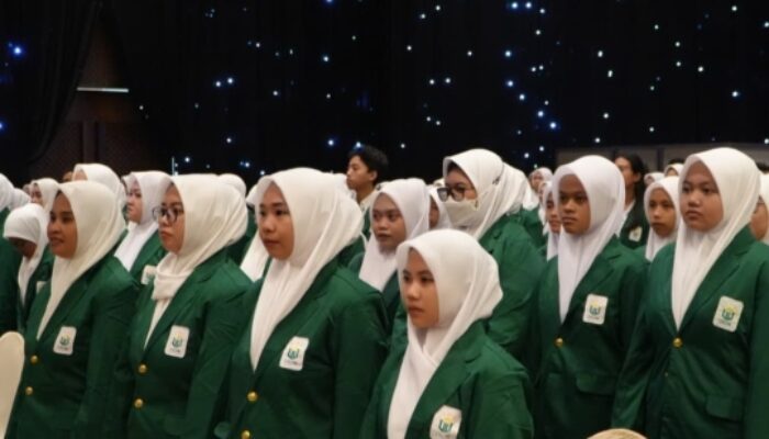 Unusa Kukuhkan 4.875 Mahasiswa Baru, Terbesar Sepanjang Sejarah
