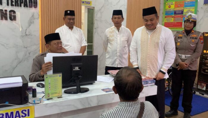 Suasana Sejuk di Mapolres Jombang, Polisi Berbusana Muslim di Hari Santri Nasional