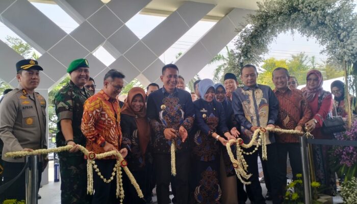 Bupati Setyo Wahono Resmikan Gedung Pusat BPR Bank Daerah Bojonegoro