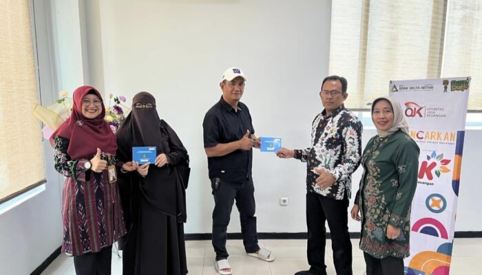 Ratusan Pedagang Pasar Grosir Sayur Porong Gembira Terima Buku Lapak