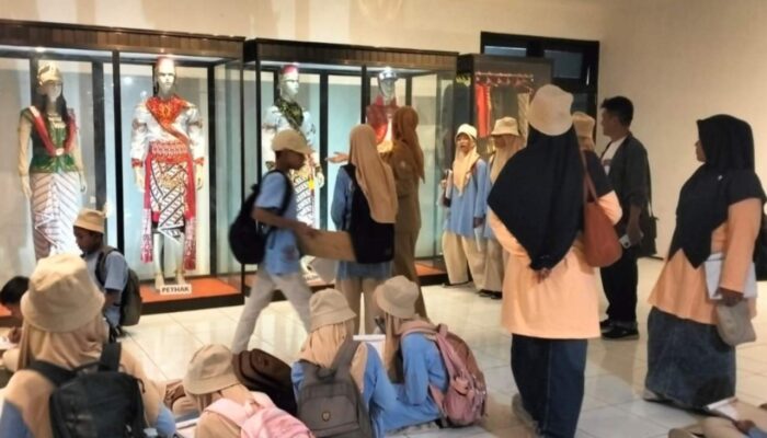 Resmi Dibuka Museum Rajekwesi Ramai Didatangi Pengunjung