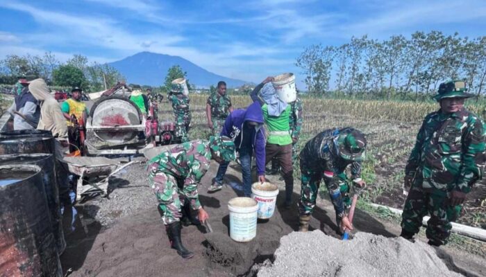 Satgas TMMD ke-126 Kodim 0804 Magetan Tancap Gas Pengecoran Jalan