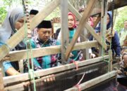 Bupati Warsubi Buka Jombang Fest 2025 Wastra Alami di Pasar Barongan