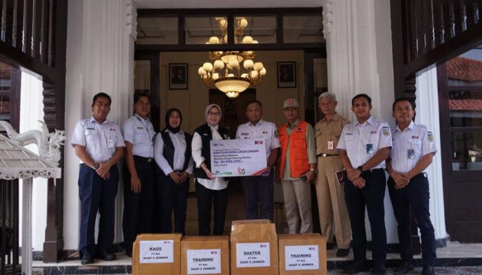 KAI Bantu Warga Terdampak Semeru, Bangkitkan Asa di Kala Duka