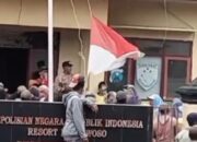 Ratusan Warga Jemput Paksa Kapolsek Sempol Bondowoso, Ini Pemicunya