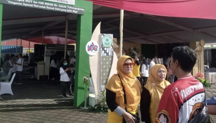 Ratusan Peserta Jalan Sehat Meriahkan HUT ke-108 RSUD dr Iskak dan HUT ke-820 Tulungagung