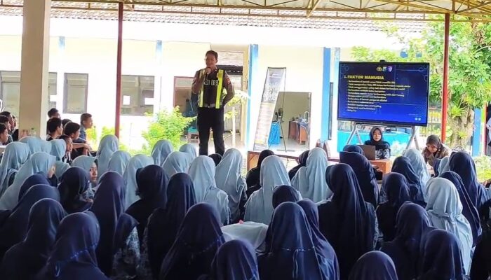 Satlantas Polres Lumajang Sosialisasi Bahaya Berkendara di Bawah Umur