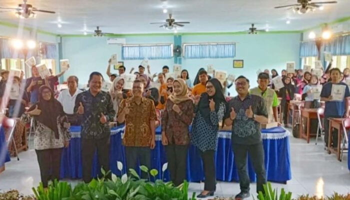 Lewat DBHCHT 2025, Disnaker Blitar Cetak Ratusan Tenaga Kerja Berlisensi BNSP