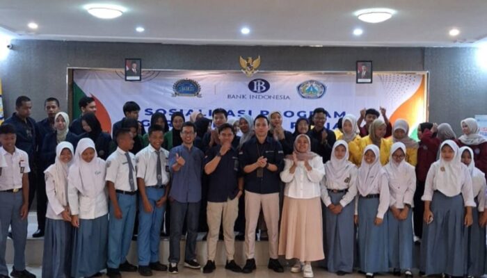 Dosen ITB Widya Gama Lumajang Kenalkan Kampus ke Pelajar dan Mahasiswa di Kota Lumajang