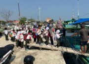 Kunjungi IPPP Campurejo, Puluhan Siswa TK Tarwa Sejak Dini Dikenalkan Profesi Nelayan dan Hasil Laut