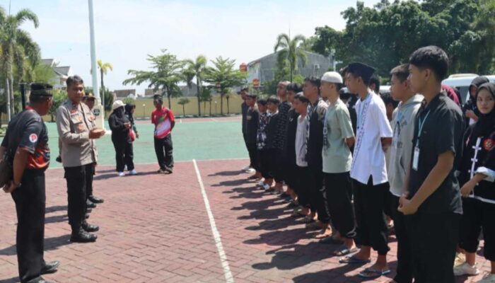 Polres Magetan Kawal Rombongan Calon Warga Baru IKS PI Kera Sakti Menuju Padepokan Pusat Madiun