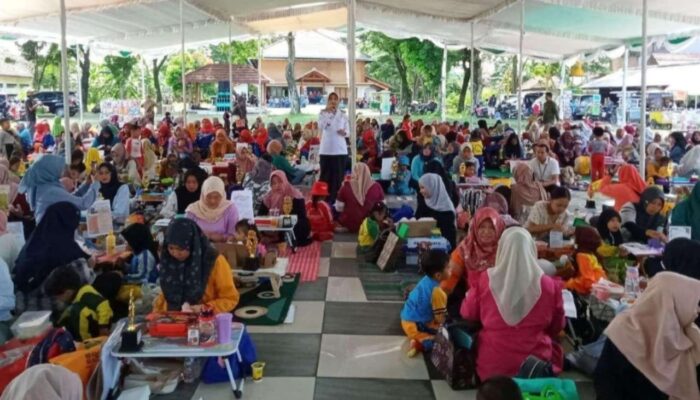 Anak PAUD Jombang Seru-Seruan Hias Bekal Ikan