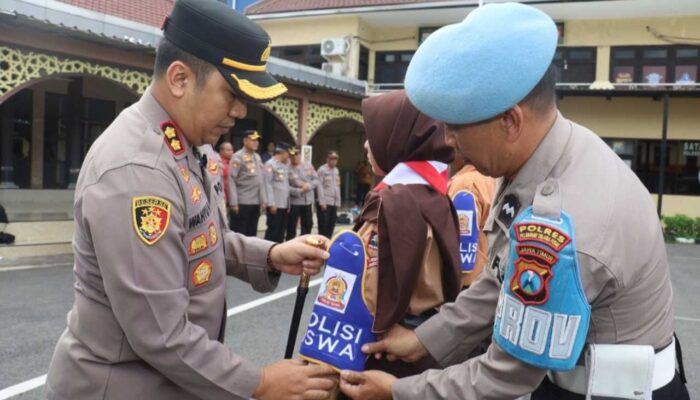 Kapolres Pelabuhan Tanjung Perak Kukuhkan Polisi Siswa, Ini Tujuannya