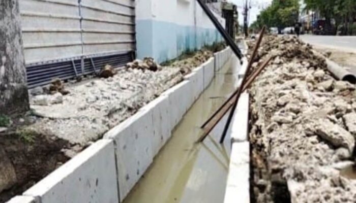 Proyek Drainase di Jalan Jakgung Soeprapto Bojonegoro Dibangun Asal-asalan