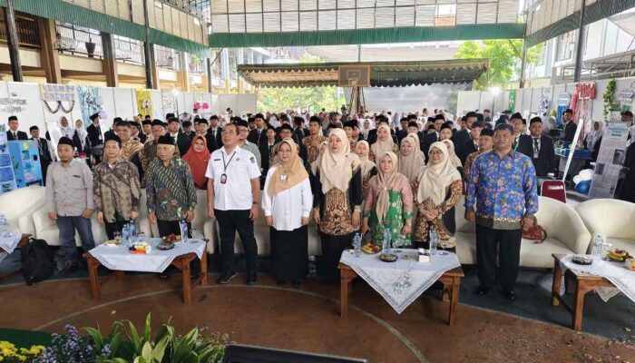 4C’S On The Stage 2025 SMP Khadijah Surabaya Tampilkan Inovasi Pelajar Lewat Proyek Berbasis Riset