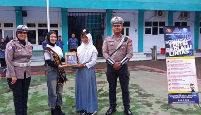 Satgas Preemtif Ops Zebra Semeru 2025 Edukasi Lalin di SMK Farmasi Adyatma Sukodono