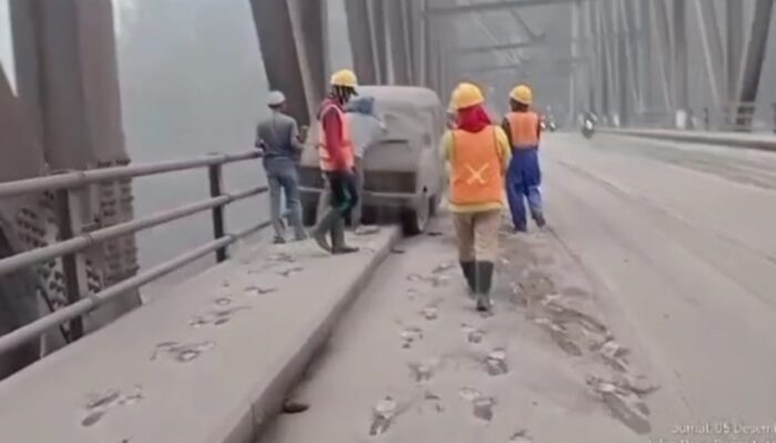 Letusan Sekunder Semeru Meningkat, Lumpur Panas Masuk ke Permukiman, Warga Panik
