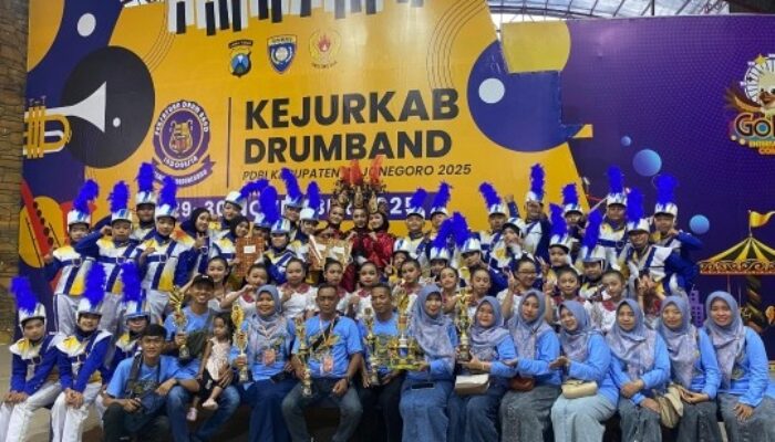 Lagi, SD Kauman 01 Raih Juara I di Kejurkab Drumband 2025