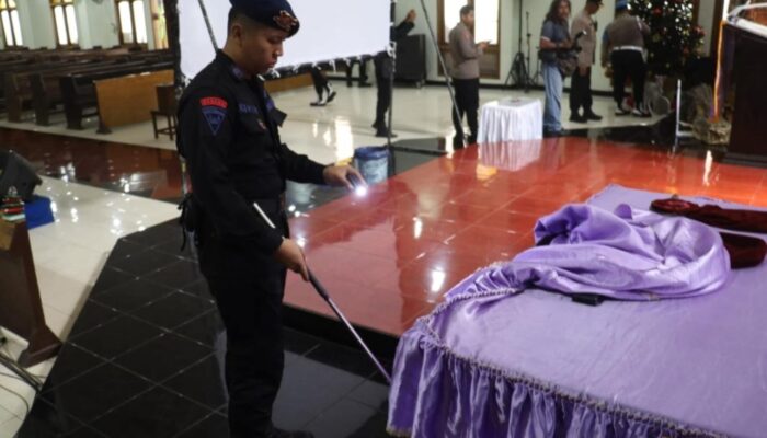 Jelang Puncak Natal, Polres Pelabuhan Tanjung Perak Sterilisasi Gereja di Wilayah Surabaya Utara
