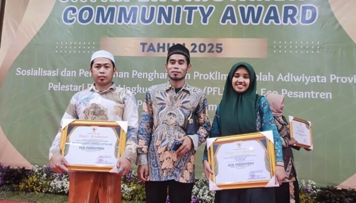Komitmen Jaga Kelestarian Lingkungan, Ponpes Ra’iyatul Husnan Bondowoso Raih Penghargaan Eco Pesantren