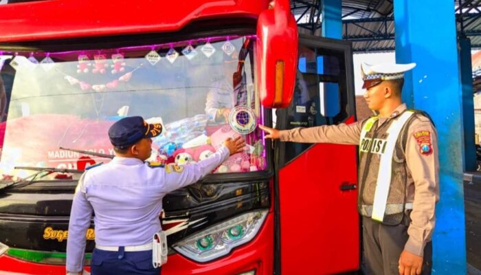 Polres Lumajang Ramp Check di Terminal Minak Koncar Jelang Liburan Nataru
