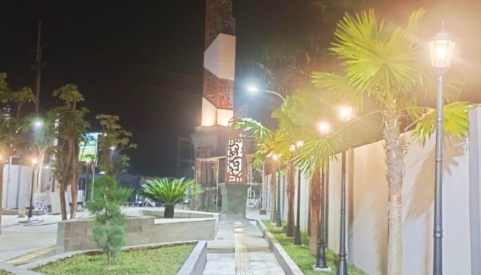 Pesona Keindahan Tugu Landmark di Jombang, Jadi Sport Foto Asyik dengan Latar Taman