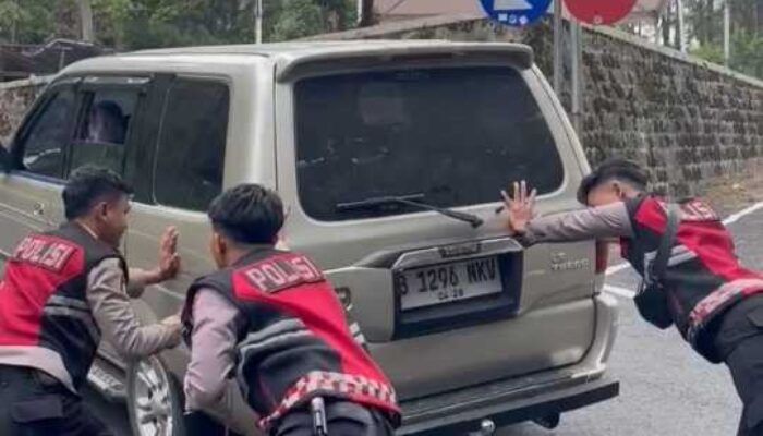 Nataru, Jalur Wisata Sarangan Padat Kendaraan, Tim Drogba Polres Siaga