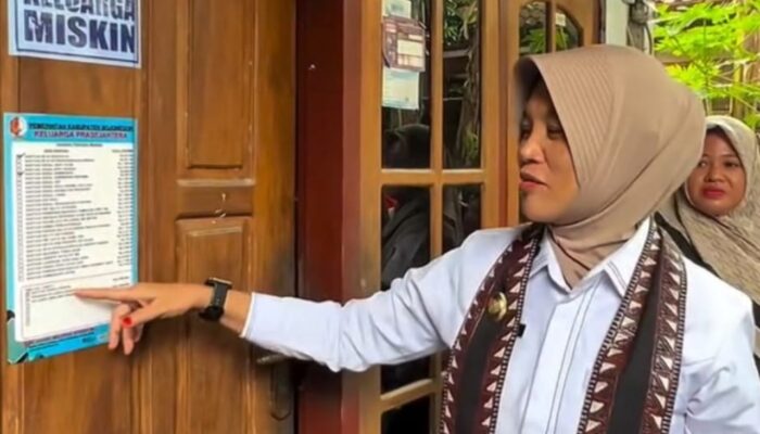 Beri Stiker “Keluarga Miskin” Warganet Cuatkan Komentar, Ini Kata Dinsos Bojonegoro